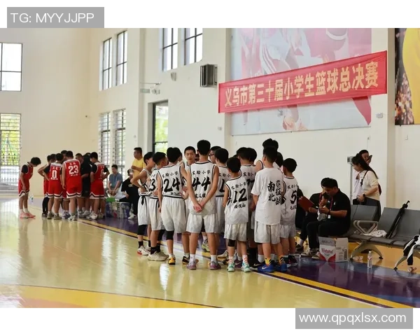 小学生篮球2对1战术教学提升团队合作与个人技术的有效方法