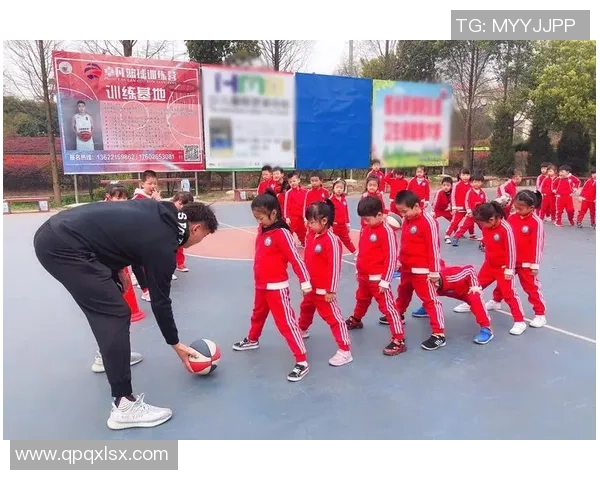幼儿园篮球课的趣味探索与团队合作精神培养之旅